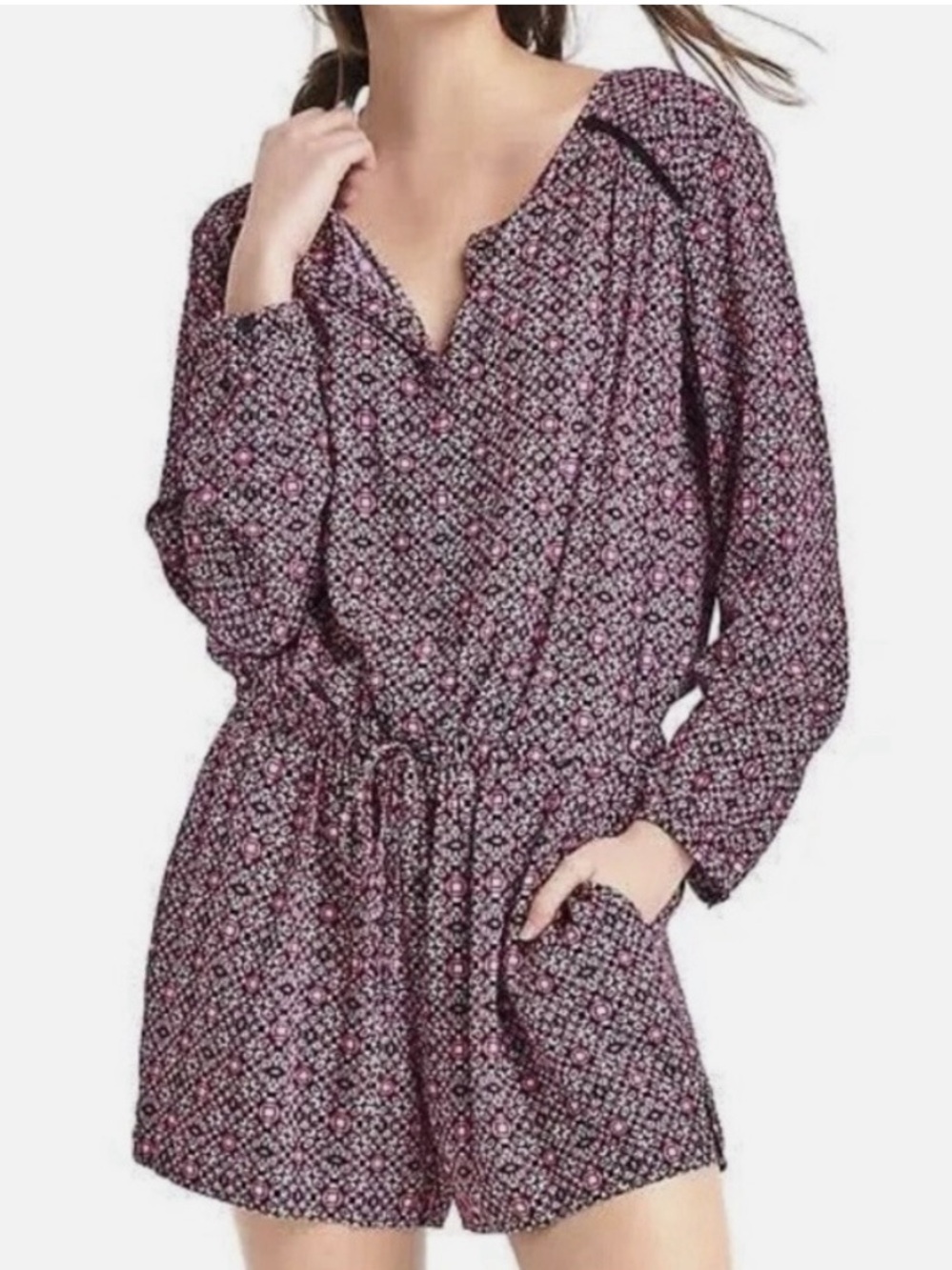 GAP | Patterned Long Sleeve Romper in Black and Pink Shorts Size Large